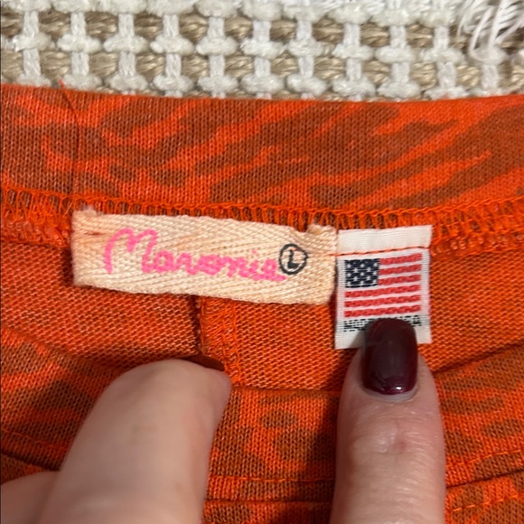 Vibrant Orange Patterned Women's Sweatshirt and Shorts Set - Picture 2 of 8